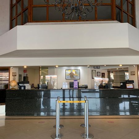 מונטריי Fastos Hotel מראה חיצוני תמונה
