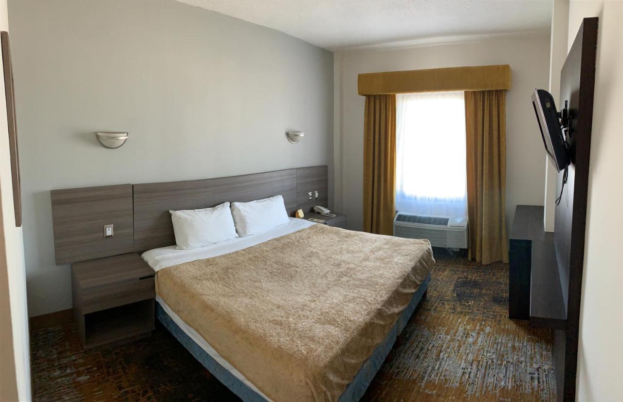 מונטריי Fastos Hotel מראה חיצוני תמונה