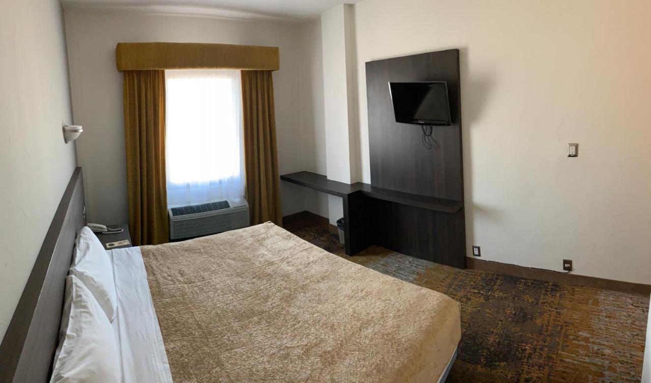 מונטריי Fastos Hotel מראה חיצוני תמונה