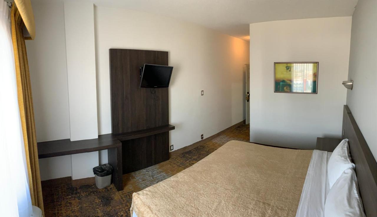 מונטריי Fastos Hotel מראה חיצוני תמונה