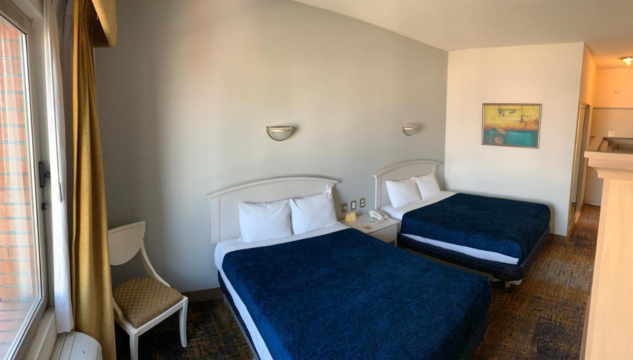 מונטריי Fastos Hotel מראה חיצוני תמונה