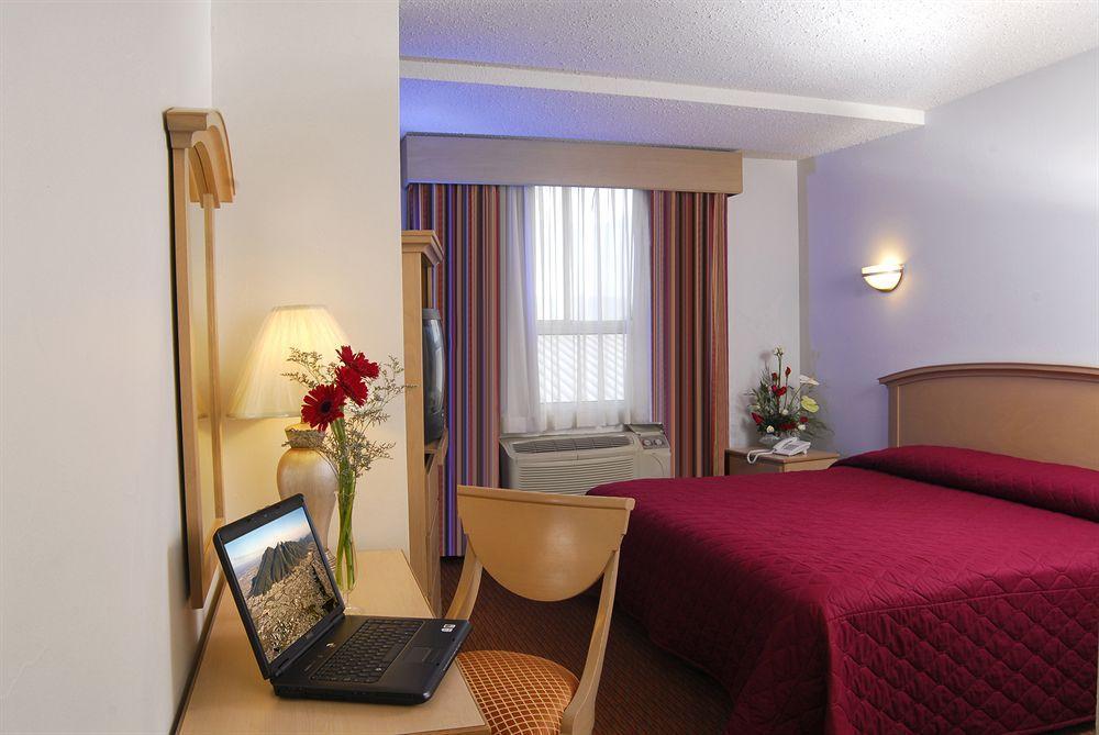 מונטריי Fastos Hotel מראה חיצוני תמונה
