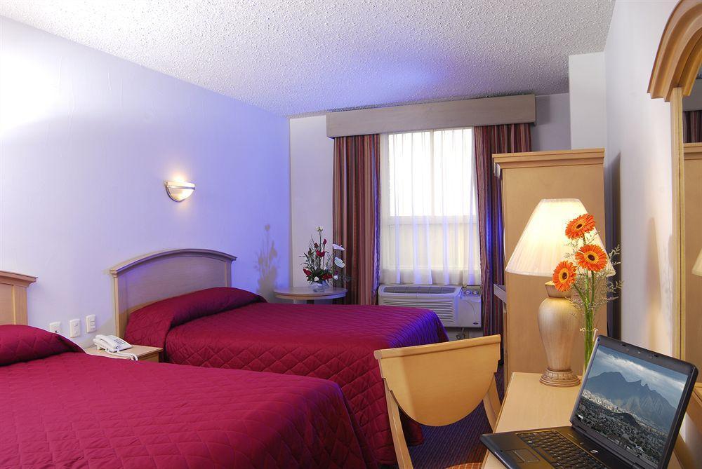 מונטריי Fastos Hotel מראה חיצוני תמונה